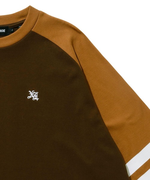 XLARGE（エクストララージ）の「OLD ENGLISH HEAVYWEIGHT RAGLAN TEE（Tシャツ/カットソー・メンズ・ネイビー/ブラウン/ブラック・M/XL/L/S）」の13枚目の写真