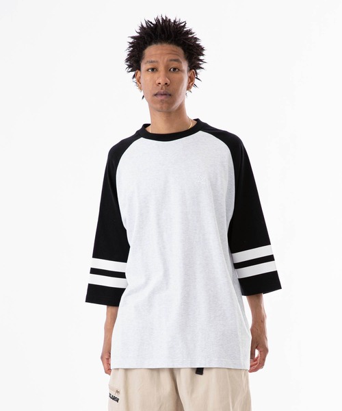 XLARGE（エクストララージ）の「OLD ENGLISH HEAVYWEIGHT RAGLAN TEE（Tシャツ/カットソー・メンズ・ネイビー/ブラウン/ブラック・M/XL/L/S）」の19枚目の写真