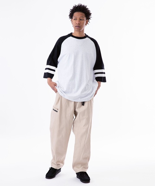 XLARGE（エクストララージ）の「OLD ENGLISH HEAVYWEIGHT RAGLAN TEE（Tシャツ/カットソー・メンズ・ネイビー/ブラウン/ブラック・M/XL/L/S）」の16枚目の写真