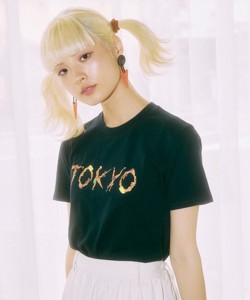 PUNYUS（プニュズ）の「TOKYOロゴＴシャツ（Tシャツ/カットソー・レディース・ホワイト/ライトパープル/ブラック・4/2/1/3）」の3枚目の写真