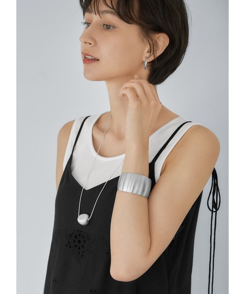 STYLE DELI（スタイルデリ）の「ボリュームメタルバングル（バングル/リストバンド・レディース・シルバー/ゴールド・FREE）」の7枚目の写真