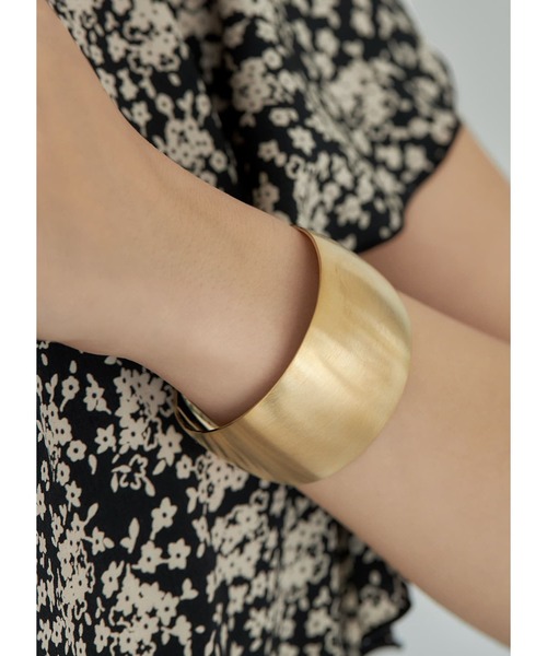 STYLE DELI（スタイルデリ）の「ボリュームメタルバングル（バングル/リストバンド・レディース・シルバー/ゴールド・FREE）」の10枚目の写真