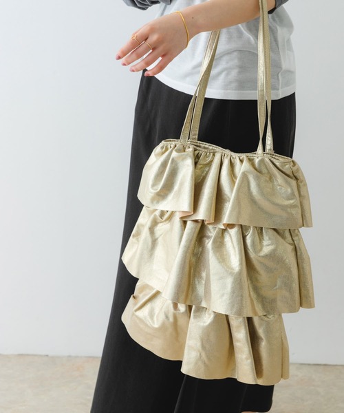 RODE SKO（ロデスコ）の「フリルメタリックトート（トートバッグ・レディース・ブラック/ゴールド/シルバー・ONE）」の19枚目の写真