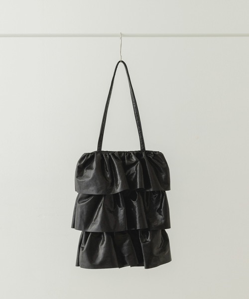 RODE SKO（ロデスコ）の「フリルメタリックトート（トートバッグ・レディース・ブラック/ゴールド/シルバー・ONE）」の2枚目の写真