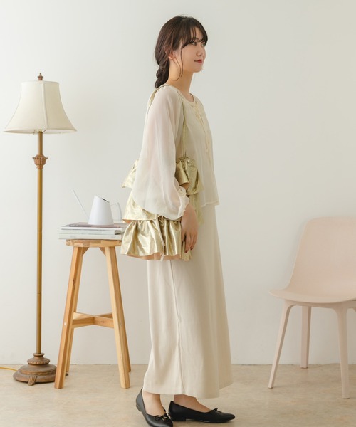 RODE SKO（ロデスコ）の「フリルメタリックトート（トートバッグ・レディース・ブラック/ゴールド/シルバー・ONE）」の4枚目の写真