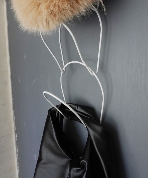 Port（ポート）の「【 5個付き 】帽子 収納 ラック / マルチ収納 / 壁掛け収納 / コレクションラック（収納グッズ・レディース・ブラック/ホワイト・FREE）」の6枚目の写真