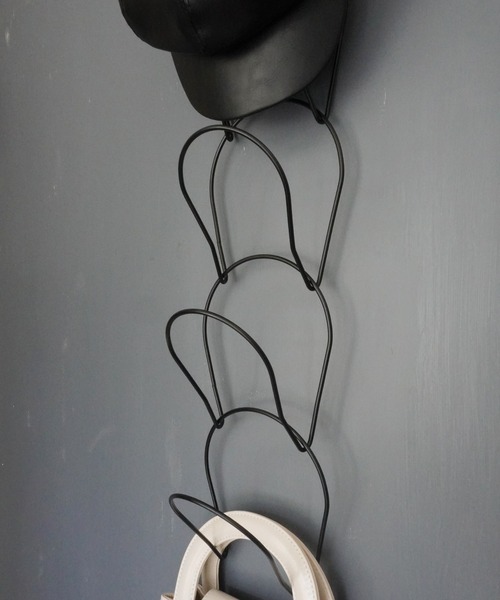 Port（ポート）の「【 5個付き 】帽子 収納 ラック / マルチ収納 / 壁掛け収納 / コレクションラック（収納グッズ・レディース・ブラック/ホワイト・FREE）」の11枚目の写真