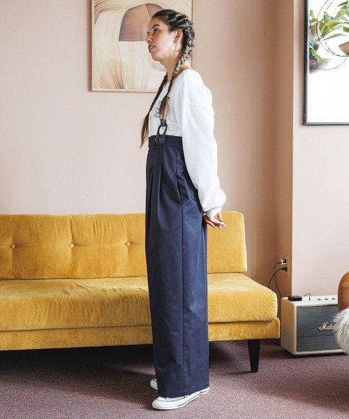 BAYFLOW(ベイフロー)の「サスペンダー付きハイウエストパンツ(その他パンツ・レディース・ネイビー/ベージュ・SMALL/MEDIUM)」の5枚目の写真