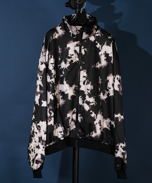 unrelaxing（アンリラクシング）の「オーバーサイズトラックジャケット(セットアップ可)（ブルゾン・メンズ・ブラック系1/ネイビー系2/ブラック×ブラック/ネイビー系1/パープル系2/グリーン系2/ホワイト系2/スミクロ/ブラック系3/ブラウン系2/ブラウン系1/ブラック系2/ブラック×パープル/グリーン系1/ホワイト系1/ブラック系4/ベージュ系2/ホワイト×パープル/ブルー系2/ダークブラック/ブラック系その他/ブラック系その他3/ブラック×ブルー/ブラック×ピンク/ブラウン系3/ダークグリーン系6/P/ブラック系5/ブラック系6/ブラック系9/チャコールグレー×ブラック/ダークオリーブ/ブルー系6/その他26/N/ホワイト×エメラルドグリーン/グレー系その他2/その他35/パイソン/D/ライトホワイト/ライトブラック/ブラック系その他6/ダークグリーン系/ライトグリーン系1/ブルー系5/チェリーレッド/A・FREE）」の22枚目の写真