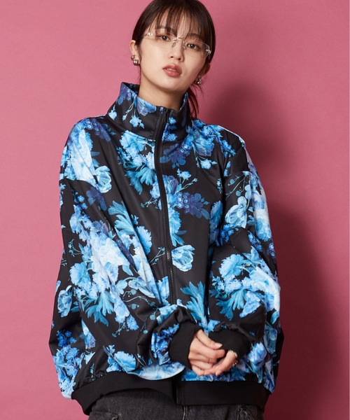 unrelaxing（アンリラクシング）の「オーバーサイズトラックジャケット(セットアップ可)（ブルゾン・メンズ・ブラック系1/ネイビー系2/ブラック×ブラック/ネイビー系1/パープル系2/グリーン系2/ホワイト系2/スミクロ/ブラック系3/ブラウン系2/ブラウン系1/ブラック系2/ブラック×パープル/グリーン系1/ホワイト系1/ブラック系4/ベージュ系2/ホワイト×パープル/ブルー系2/ダークブラック/ブラック系その他/ブラック系その他3/ブラック×ブルー/ブラック×ピンク/ブラウン系3/ダークグリーン系6/P/ブラック系5/ブラック系6/ブラック系9/チャコールグレー×ブラック/ダークオリーブ/ブルー系6/その他26/N/ホワイト×エメラルドグリーン/グレー系その他2/その他35/パイソン/D/ライトホワイト/ライトブラック/ブラック系その他6/ダークグリーン系/ライトグリーン系1/ブルー系5/チェリーレッド/A・FREE）」の12枚目の写真