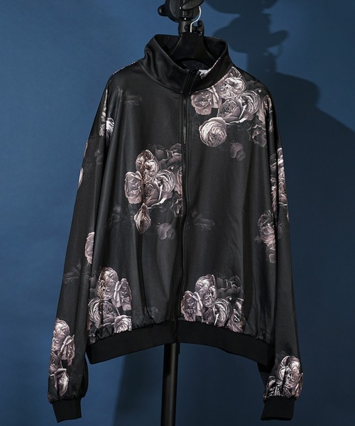 unrelaxing（アンリラクシング）の「オーバーサイズトラックジャケット(セットアップ可)（ブルゾン・メンズ・ブラック系1/ネイビー系2/ブラック×ブラック/ネイビー系1/パープル系2/グリーン系2/ホワイト系2/スミクロ/ブラック系3/ブラウン系2/ブラウン系1/ブラック系2/ブラック×パープル/グリーン系1/ホワイト系1/ブラック系4/ベージュ系2/ホワイト×パープル/ブルー系2/ダークブラック/ブラック系その他/ブラック系その他3/ブラック×ブルー/ブラック×ピンク/ブラウン系3/ダークグリーン系6/P/ブラック系5/ブラック系6/ブラック系9/チャコールグレー×ブラック/ダークオリーブ/ブルー系6/その他26/N/ホワイト×エメラルドグリーン/グレー系その他2/その他35/パイソン/D/ライトホワイト/ライトブラック/ブラック系その他6/ダークグリーン系/ライトグリーン系1/ブルー系5/チェリーレッド/A・FREE）」の14枚目の写真