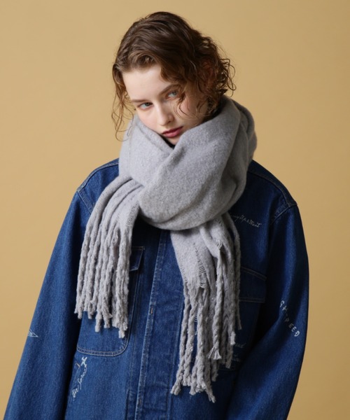 AVIREX（アヴィレックス）の「【WEB&DEPOT限定】BIG FRINGE STOLE/ビッグフリンジストール（ストール/ショール・レディース・パープル/ライトグレー/ブラック/オレンジ・FREE）」の2枚目の写真