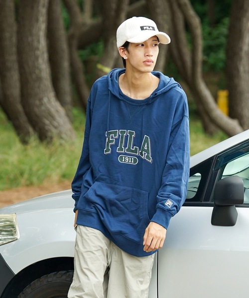【FILA/フィラ】カレッジワッペン ビッグシルエット ドロップショルダー フーディー パーカー(パーカー)|FILA(フィラ) 【FILA/フィラ】カレッジワッペン ビッグシルエット ドロップショルダー フーディー パーカー(パーカー)|FILA(フィラ)