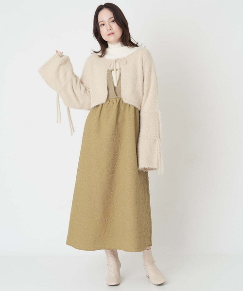 A de a.v.v(アードアー・ヴェ・ヴェ)の「フェザーフレアキャンディスリーブカーディガン(カーディガン/ボレロ・レディース・ブラック/アイボリー・36/38)」の8枚目の写真