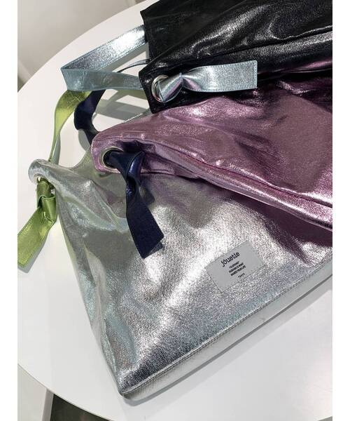 jouetie（ジュエティ）の「メタリックバイカラートートBAG（トートバッグ・レディース・ブラック/シルバー/ピンク・FREE）」の4枚目の写真