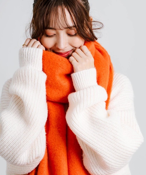 Rocky Monroe(ロッキーモンロー)の「ウールライク ボリュームフリンジマフラー 無地(マフラー・メンズ・オフホワイト/グレイッシュベージュ/ブラック/モカ/ホワイト/ダークグレー/オレンジ・FREE)」の7枚目の写真