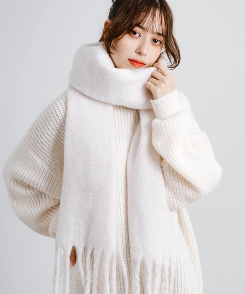 Rocky Monroe(ロッキーモンロー)の「ウールライク ボリュームフリンジマフラー 無地(マフラー・メンズ・オフホワイト/グレイッシュベージュ/ブラック/モカ/ホワイト/ダークグレー/オレンジ・FREE)」の13枚目の写真