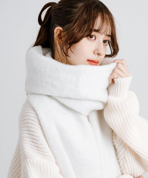 Rocky Monroe(ロッキーモンロー)の「ウールライク ボリュームフリンジマフラー 無地(マフラー・メンズ・オフホワイト/グレイッシュベージュ/ブラック/モカ/ホワイト/ダークグレー/オレンジ・FREE)」の8枚目の写真