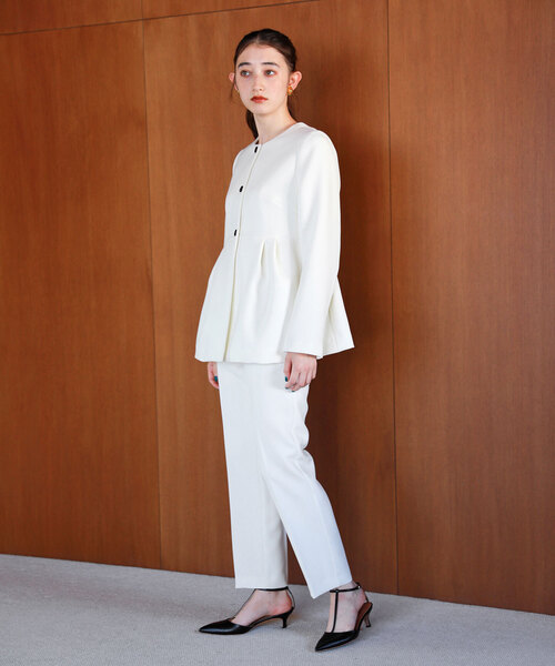 La TOTALITE（ラトータリテ）の「トリプルクロスペプラムジャケット