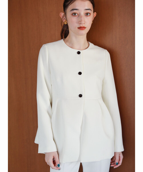 トリプルクロスペプラムジャケット（ノーカラージャケット）｜La