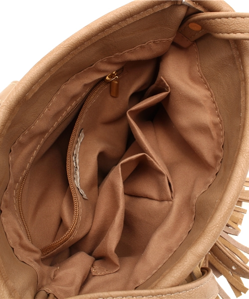 mystic（ミスティック）の「縦長フリンジショルダー（ショルダーバッグ・レディース・キャメル/ベージュ/ブラック・ﾌﾘ-）」の8枚目の写真