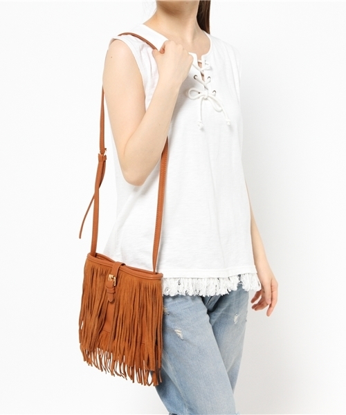 mystic（ミスティック）の「縦長フリンジショルダー（ショルダーバッグ・レディース・キャメル/ベージュ/ブラック・ﾌﾘ-）」の9枚目の写真