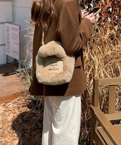 Miniministore(ミニミニストア)の「エコファーバッグ 秋冬 ミニトートバッグ(ショルダーバッグ・レディース・ベージュ/ホワイト・フリー)」の5枚目の写真