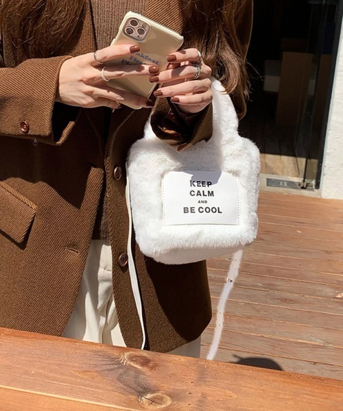 Miniministore(ミニミニストア)の「エコファーバッグ 秋冬 ミニトートバッグ(ショルダーバッグ・レディース・ベージュ/ホワイト・フリー)」の9枚目の写真