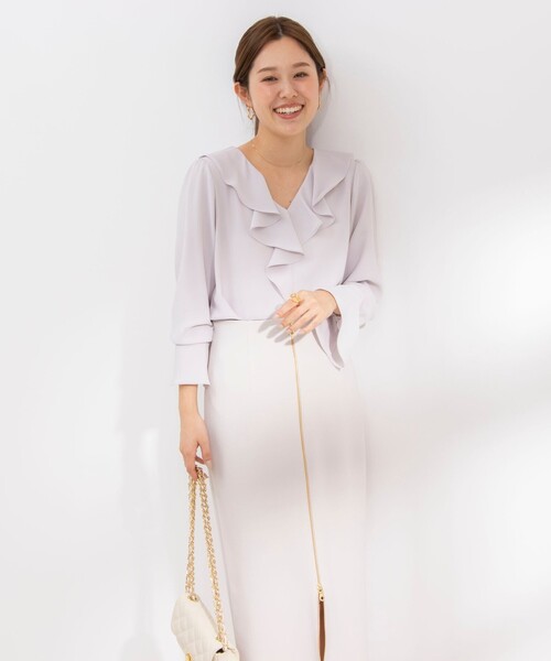 NOLLEY’S Sophi(ノーリーズソフィ)の「バックサテンラッフルブラウス(シャツ/ブラウス・レディース・ベビーピンク/オフホワイト/グレイッシュベージュ・38)」の9枚目の写真