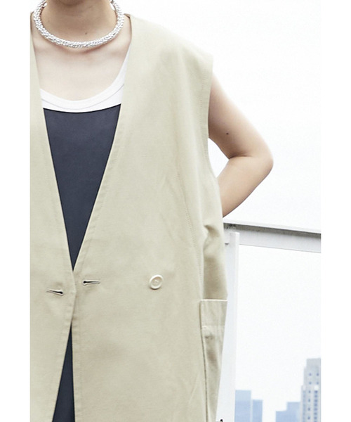 1er Arrondissement(プルミエアロンディスモン)の「コットンヘンプツイルロングジレ(その他アウター・レディース・オフホワイト/ブラック/ベージュ・36/38)」の4枚目の写真