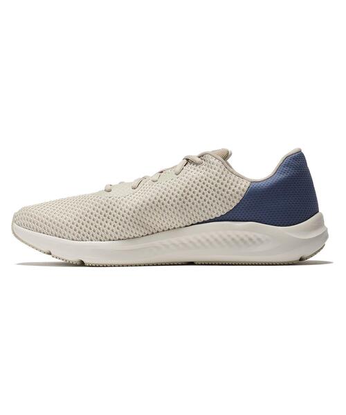 UNDER ARMOUR（アンダーアーマー）の「UAチャージド パスート3 エクストラ ワイド（ランニング/メンズ）（スニーカー・メンズ・ベージュ・28.0cm/27.5cm/26.0cm/27.0cm/25.0cm/26.5cm/25.5cm/28.5cm/29.0cm/30.0cm）」の2枚目の写真
