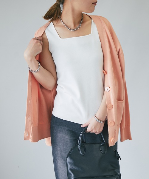 un dix cors（アンディコール）の「スクエアーニットタンクトップ（タンクトップ・レディース・オフホワイト/チャコールグレー/ブラック・FREE）」の4枚目の写真