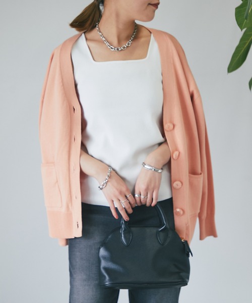 un dix cors（アンディコール）の「スクエアーニットタンクトップ（タンクトップ・レディース・オフホワイト/チャコールグレー/ブラック・FREE）」の5枚目の写真