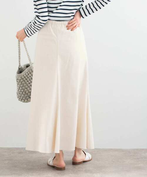 URBAN RESEARCH ROSSO WOMEN（アーバンリサーチ　ロッソ）の「リネン混タックロングスカート（スカート・レディース・ブラック/ホワイト/グリーン・FREE）」の19枚目の写真