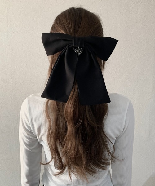 Hauls(ハウルズ)の「ばかデカおリボンバレッタ(バレッタ/ヘアクリップ・レディース・ブラック/サックスブルー/ブラック×ホワイト・FREE)」の6枚目の写真