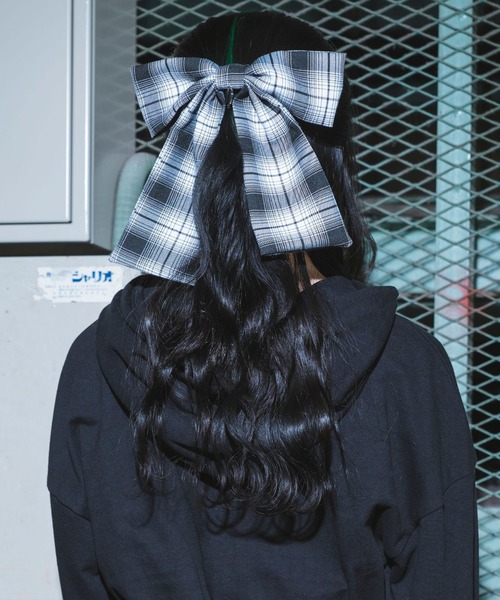 Hauls(ハウルズ)の「ばかデカおリボンバレッタ(バレッタ/ヘアクリップ・レディース・ブラック/サックスブルー/ブラック×ホワイト・FREE)」の21枚目の写真