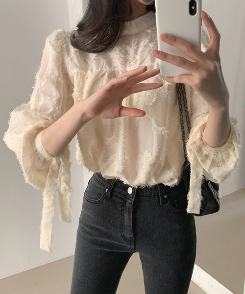 LAFFMO（ラフモ）の「リボン袖ジャガードブラウス（シャツ/ブラウス・レディース・ベージュ/ピンク・F）」の6枚目の写真