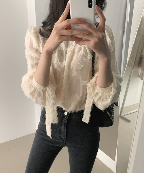 LAFFMO（ラフモ）の「リボン袖ジャガードブラウス（シャツ/ブラウス・レディース・ベージュ/ピンク・F）」の4枚目の写真