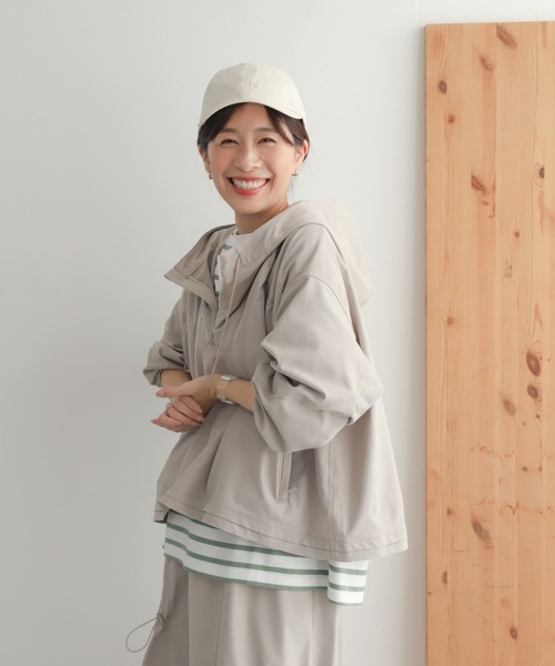 URBAN RESEARCH DOORS(アーバンリサーチドアーズ)の「add fabricsフードプルオーバー(その他アウター・レディース・ホワイト系その他/チャコールグレー・MEDIUM)」の4枚目の写真