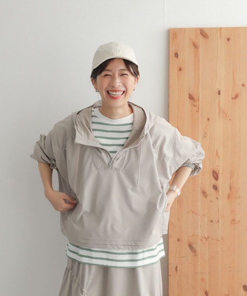 URBAN RESEARCH DOORS(アーバンリサーチドアーズ)の「add fabricsフードプルオーバー(その他アウター・レディース・ホワイト系その他/チャコールグレー・MEDIUM)」の6枚目の写真