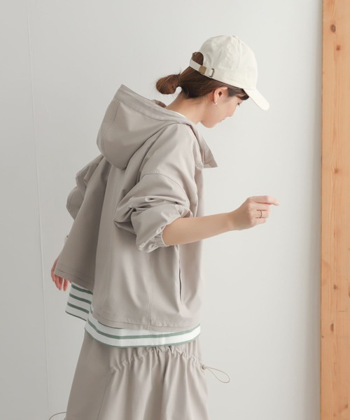URBAN RESEARCH DOORS(アーバンリサーチドアーズ)の「add fabricsフードプルオーバー(その他アウター・レディース・ホワイト系その他/チャコールグレー・MEDIUM)」の7枚目の写真