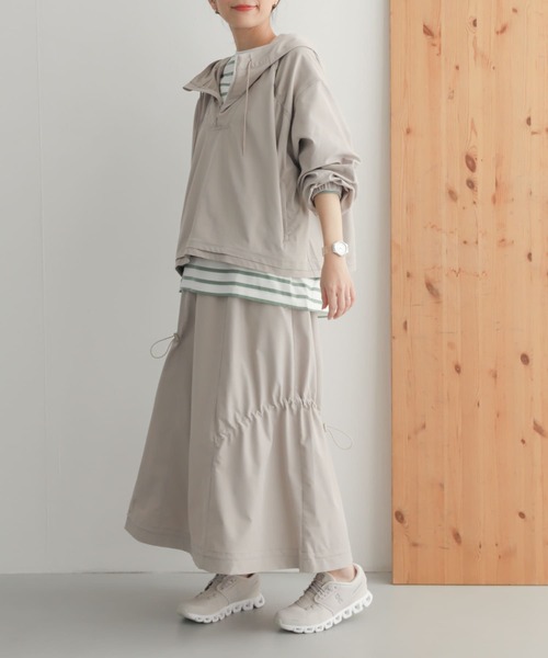 URBAN RESEARCH DOORS(アーバンリサーチドアーズ)の「add fabricsフードプルオーバー(その他アウター・レディース・ホワイト系その他/チャコールグレー・MEDIUM)」の8枚目の写真