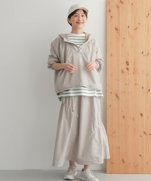 URBAN RESEARCH DOORS(アーバンリサーチドアーズ)の「add fabricsフードプルオーバー(その他アウター・レディース・ホワイト系その他/チャコールグレー・MEDIUM)」の10枚目の写真