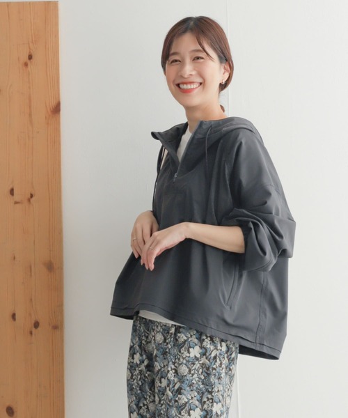 URBAN RESEARCH DOORS(アーバンリサーチドアーズ)の「add fabricsフードプルオーバー(その他アウター・レディース・ホワイト系その他/チャコールグレー・MEDIUM)」の16枚目の写真