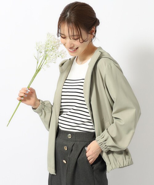 SHOO・LA・RUE（シューラルー）の「◆【洗える/気温対策】軽くてやわらか エアリー フーディーブルゾン（ブルゾン・レディース・ブラック/カーキ/ベージュ・02/04/03）」の3枚目の写真