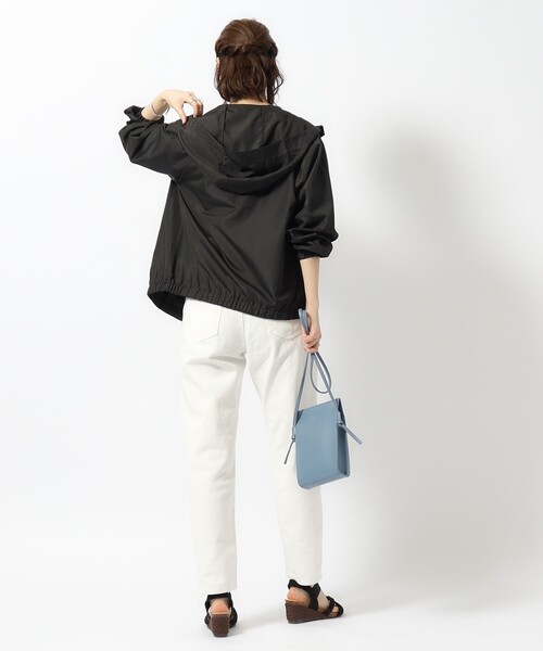 SHOO・LA・RUE（シューラルー）の「◆【洗える/気温対策】軽くてやわらか エアリー フーディーブルゾン（ブルゾン・レディース・ブラック/カーキ/ベージュ・02/04/03）」の9枚目の写真