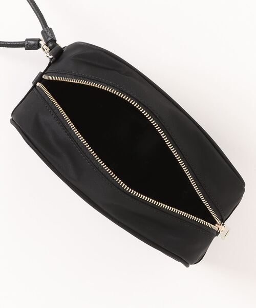 FURLA(フルラ)の「FURLA CAMELIA M COSMETIC CASE(ポーチ・レディース・ブラック・ONE SIZE)」の4枚目の写真