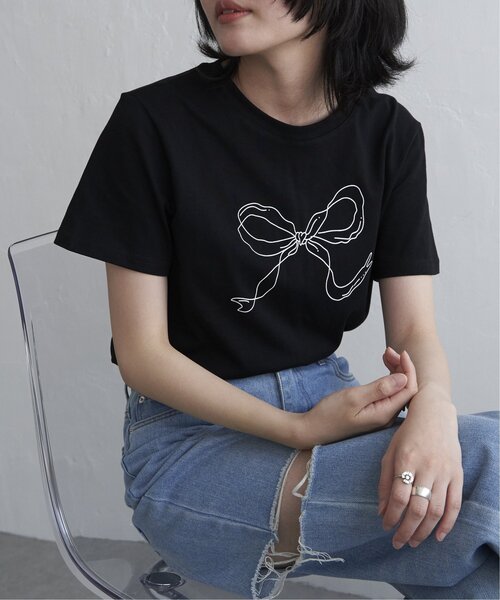 VENCEEXCHANGE(ヴァンスエクスチェンジ)の「リボンプリントTシャツ(Tシャツ/カットソー・レディース・オフホワイト/ブラック・FREE)」の2枚目の写真