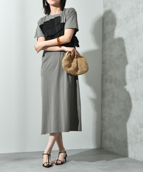 INTERPLANET（インタープラネット）の「異素材プリーツデザインカットワンピース（ワンピース・レディース・グレー/ブラック/ネイビー系・FREE）」の14枚目の写真