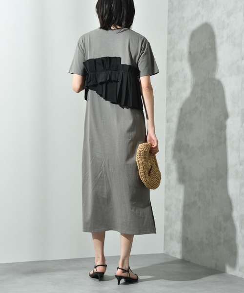 INTERPLANET（インタープラネット）の「異素材プリーツデザインカットワンピース（ワンピース・レディース・グレー/ブラック/ネイビー系・FREE）」の17枚目の写真